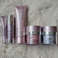 thumbnail image 2 of Set para el cuidado de la piel Mary Kay TimeWise Repair Volu-Firm 5 productos, 2 of 3