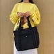 thumbnail image 2 of Fiudx Bolsa de Mensajero, Gran Capacidad, Impermeable, Diseño Práctico para Viajes, Múltiples Bolsillos para Organización, Bolsa de Deporte para Gimnasio, Fitness y Viajes, 30 X 30 X 7,5 Cm, 2 of 7