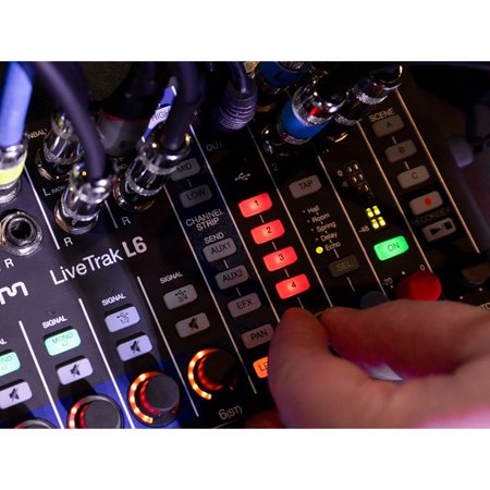 ZOOM LiveTrak L6　マルチトラックレコーダー