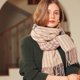 thumbnail image 4 of Bufanda de invierno a cuadros para mujer, chal de tartán cálido y acogedor, bufandas de invierno de gran tamaño para mujer, 4 of 6