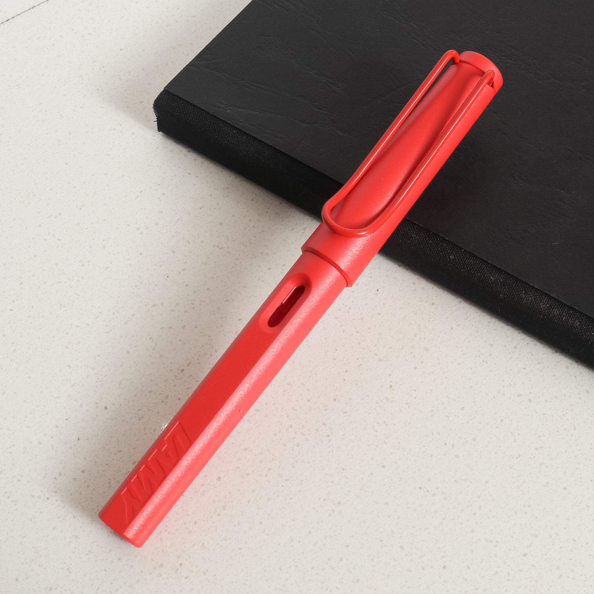 Lamy Safari Fountain Pen - Strawberry. Fine