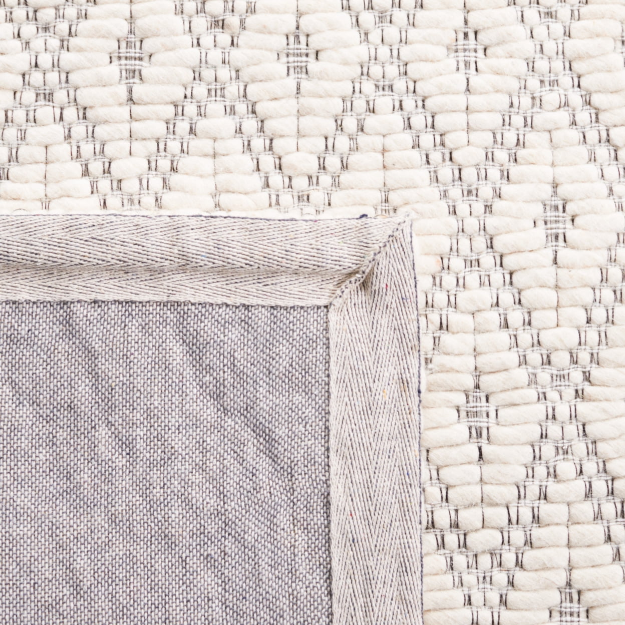 SAFAVIEH Marbella Ema Geometric Runner Rug, Ivory/Black, 2'3" x 8'