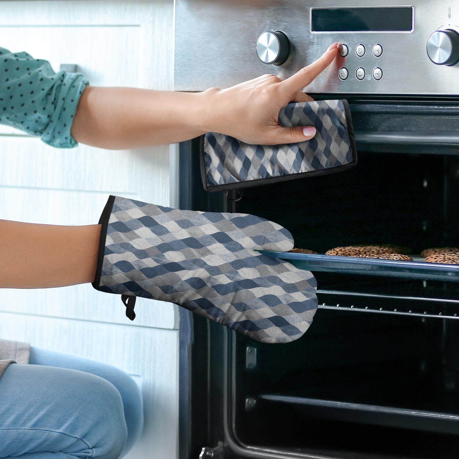Oven Mitts and Pot Holders Set Of 4, Heat Resistant Kitchen Gloves with Non-Slip Grip, Hanging Loop, Soft Cotton Lining for Baking, Cooking, Grilling, Barbecue