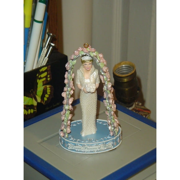 Carlton Cards 10th Anniversary Heirloom Collection Princess Diana of Wales Ornament