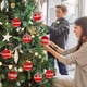 thumbnail image 3 of Set de adornos navideños de terciopelo y cristal | Pack de 12 6 cm | Decoración navideña lujosa y brillante, tamaño uniforme, plástico duradero, elegante decoración de árbol y corona, acento festivo, 3 of 5