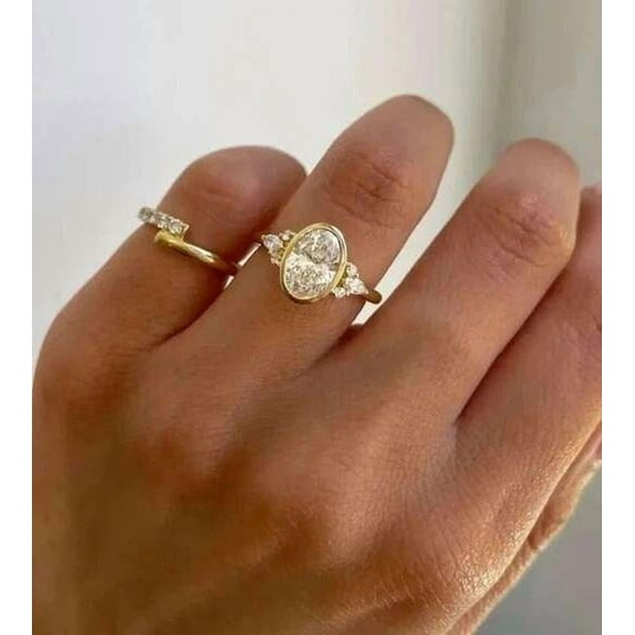 Jewelerix Classic Oval Bezel Engagement Ring for Women, 10K Gold Vermeil Ring with Brilliant Center Stone and Sparkling Side Accents