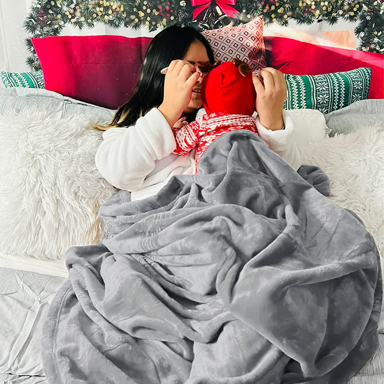 Bedsure Fleece Throw Blanket for Couch Grey - Lightweight Plush