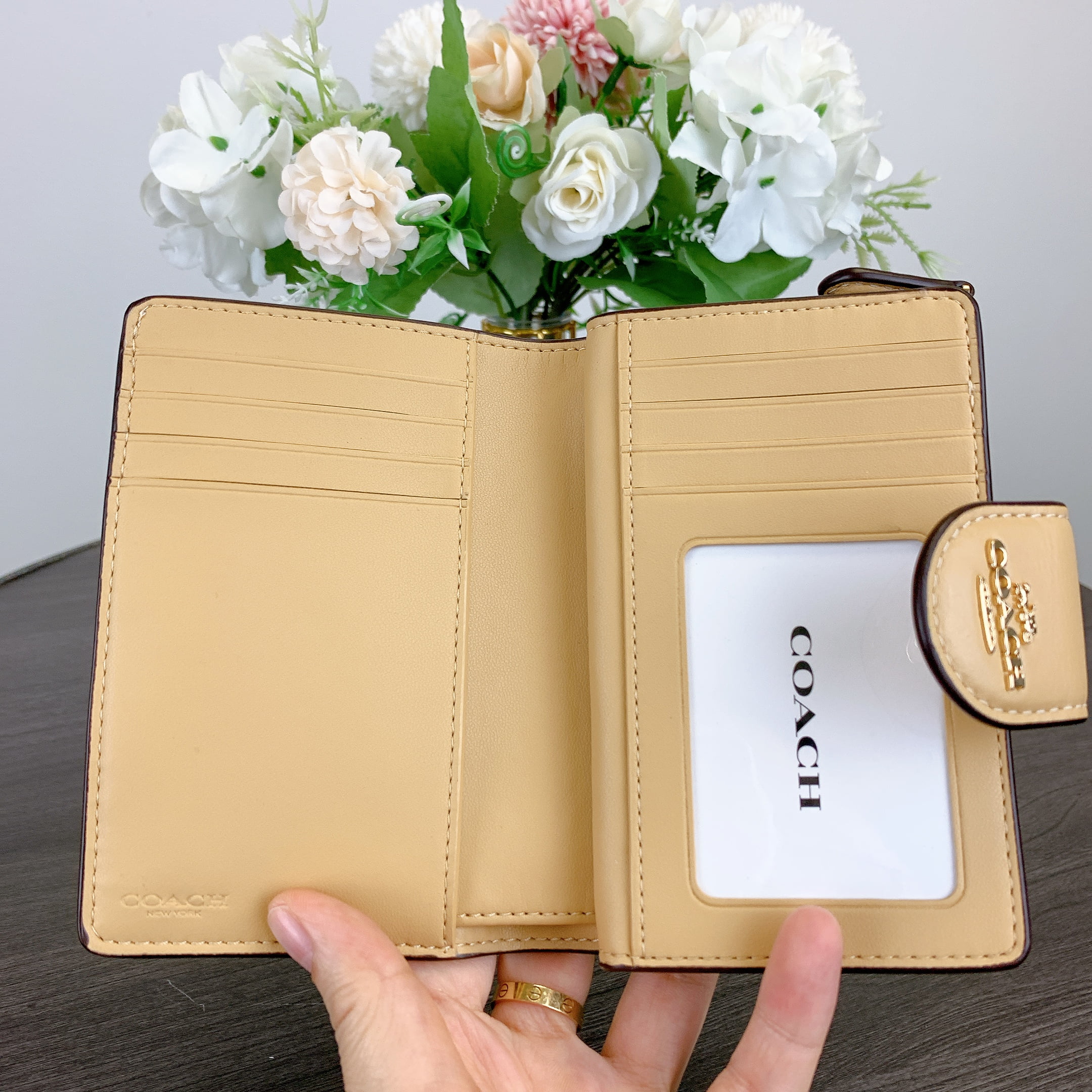 折りたたみ財布 COACH Medium Corner Zip Wallet CR791 Coach CR791 Medium Corner Zip Wallet IN TAN - Walmart.com
