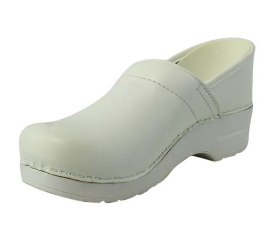 womens white clogs