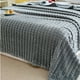thumbnail image 5 of Manta suave de forro polar para sofá y cama: acogedora manta de microfibra para adultos, cálida manta decorativa para sofá, sala de estar y viajes., 5 of 6