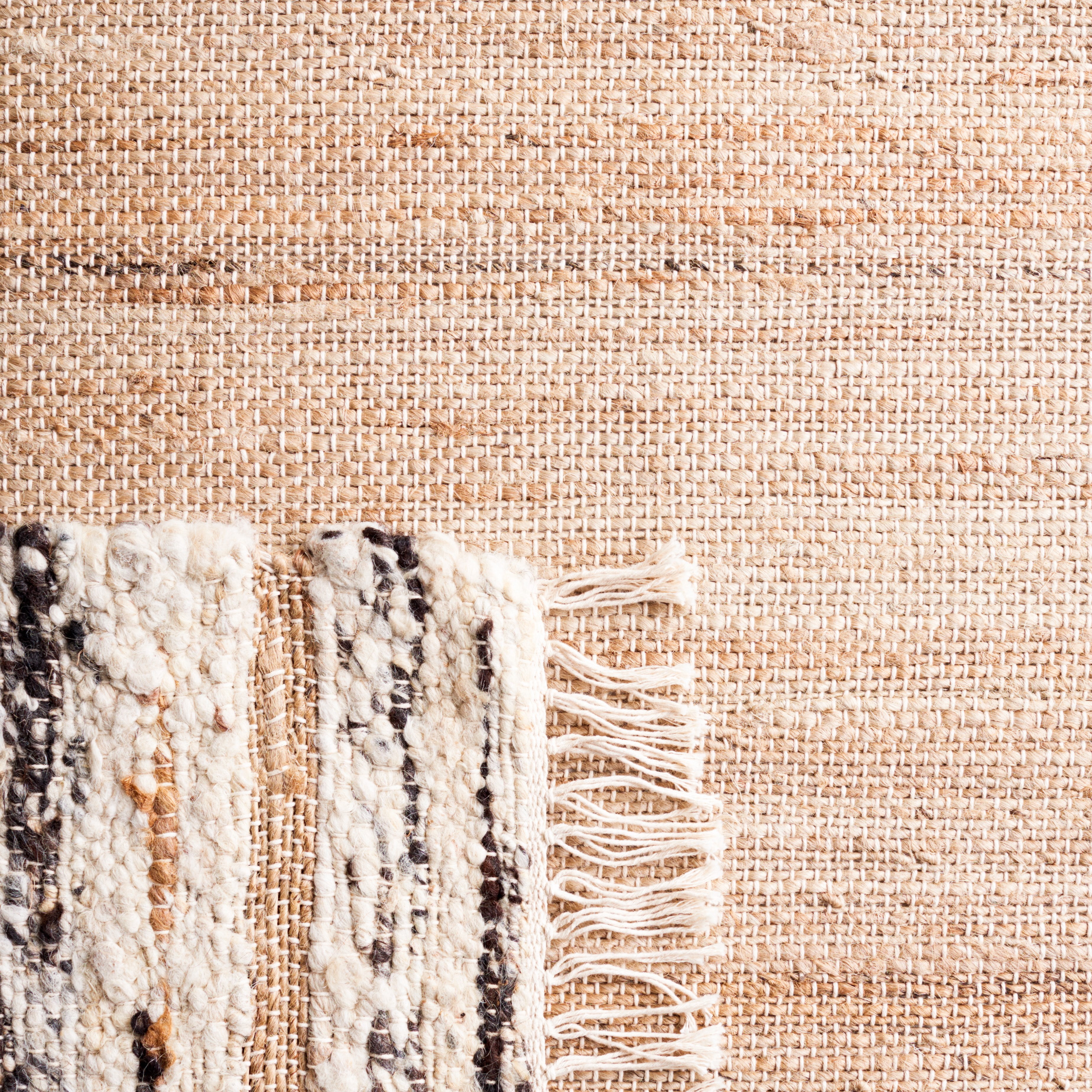 SAFAVIEH Natura Cathleen Solid Area Rug, Natural/Black, 5' x 8'