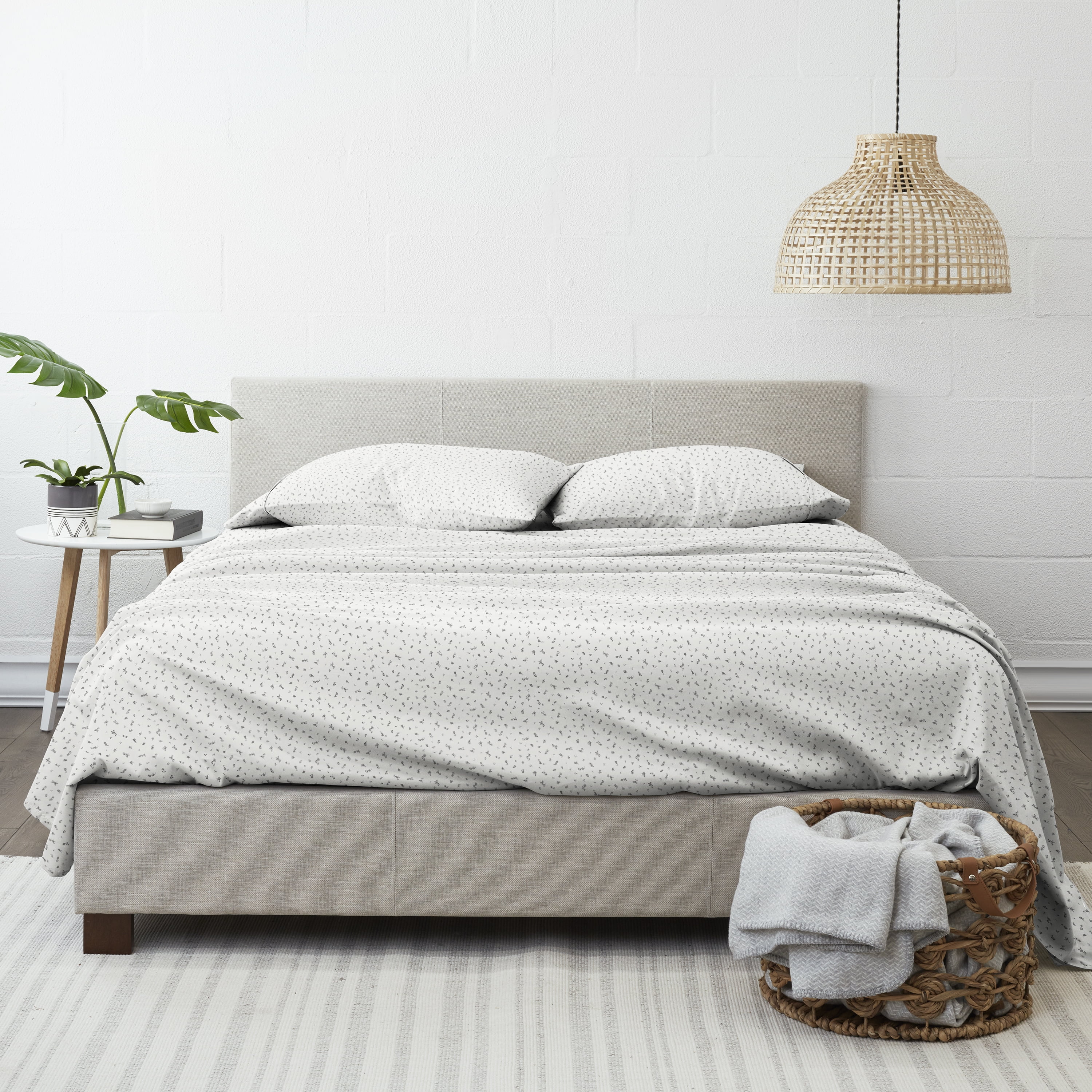 Noble Linens 4 Piece Pattern Microfiber Bed Sheets Set, Light Gray Spotted Leaves, King