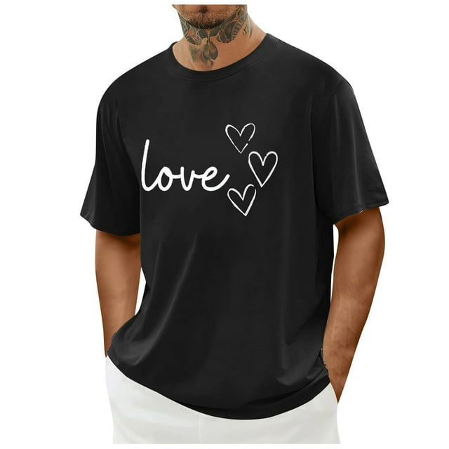 Tops para hombre, blusas y camisas de cuello redondo y manga corta para hombre. Camiseta/camisa informal de cuello redondo y manga corta con estampado de corazones para hombre. Tops de poliéster para