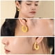 thumbnail image 4 of JeenMata Juego de Regalo de 3 Pares de Aretes para Mujer en Baño de Oro Amarillo, Livianos, Gruesos, con Aro Tipo Huggie, Juego de Regalo de Aretes para Toda Ocasión, 4 of 5