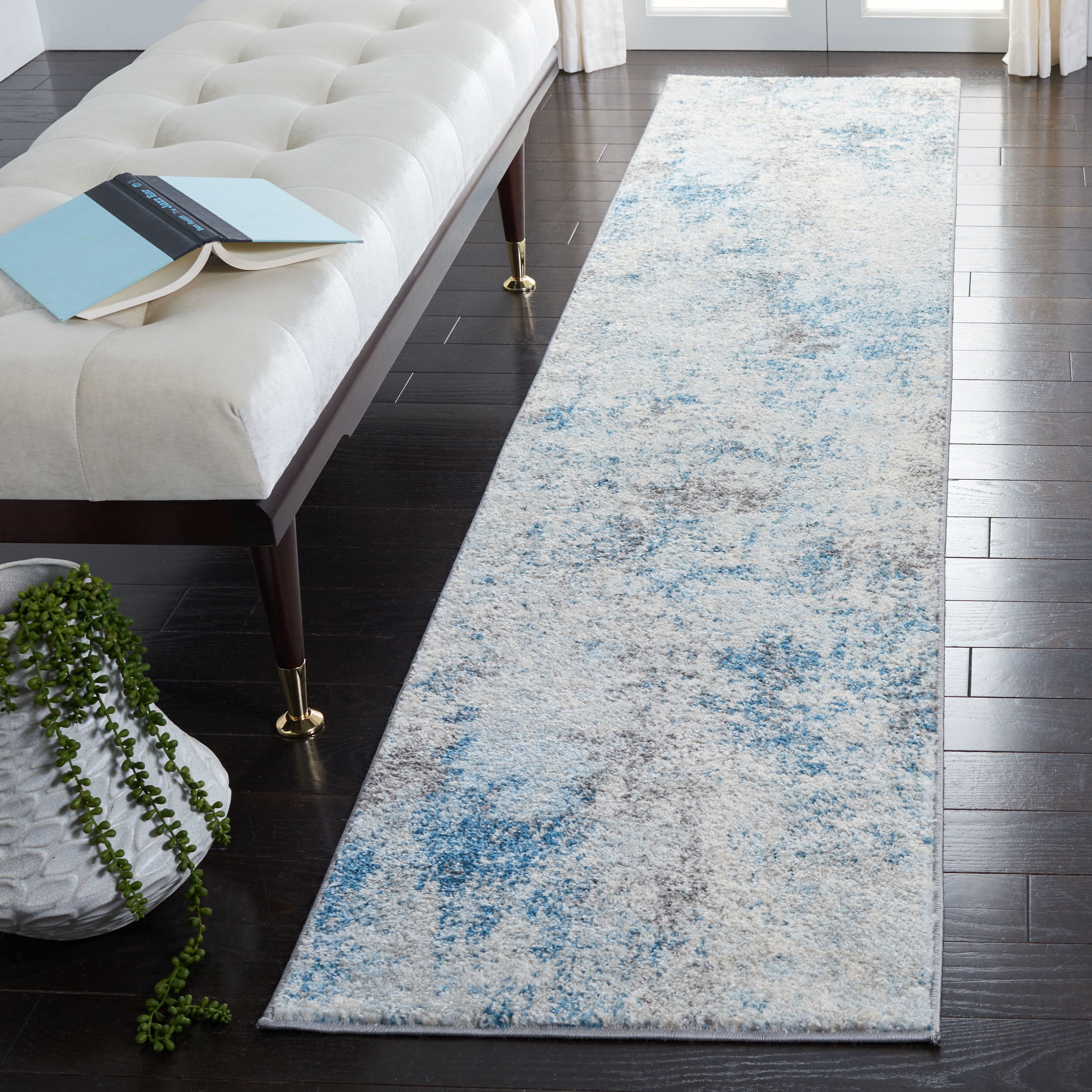 SAFAVIEH Tulum Fari Abstract Distressed Runner, Ivory/Blue, 2' x 9'