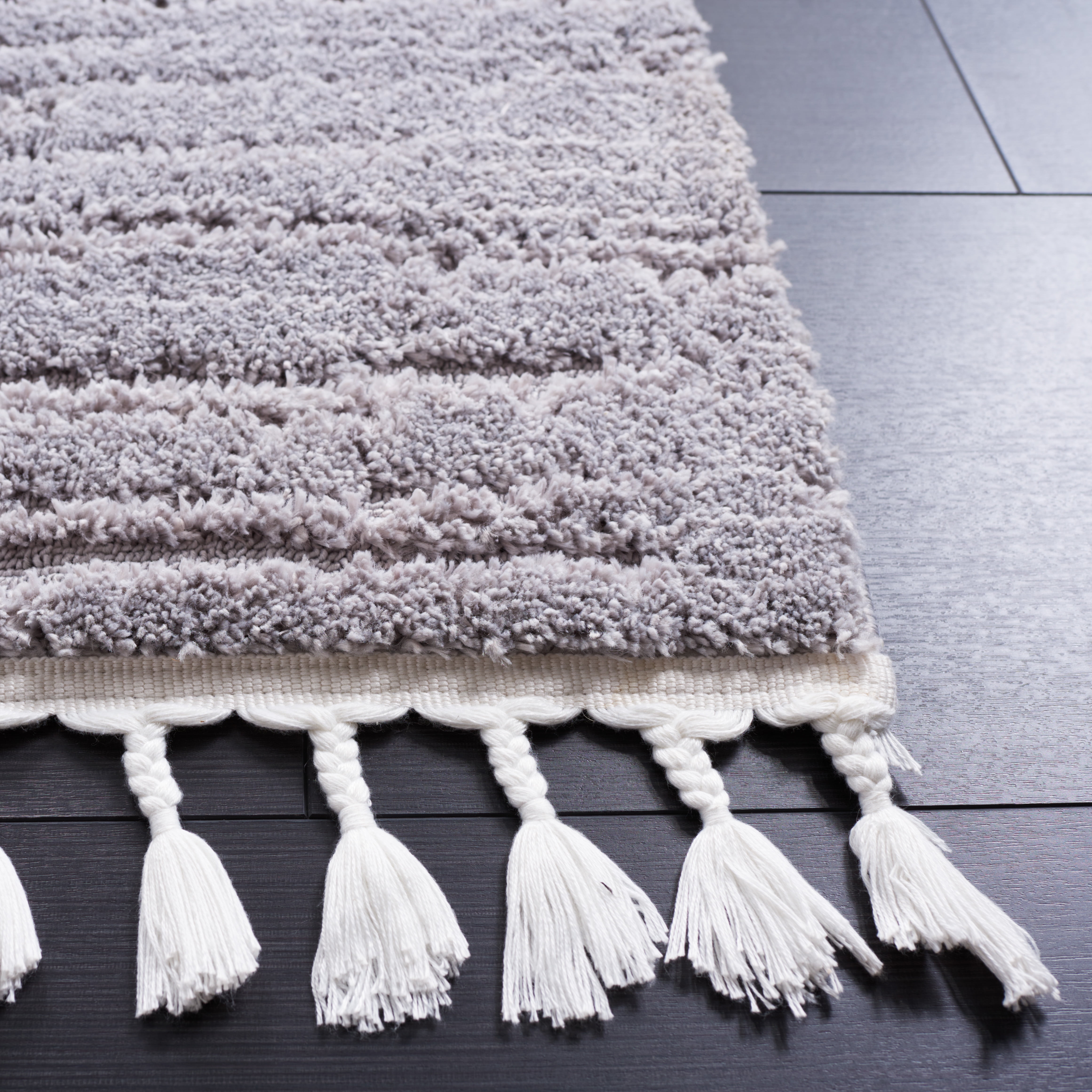 SAFAVIEH Marrakesh Handan Distressed Polyester Area Rug, Grey/Light Grey, 6'7" x 6'7" Square