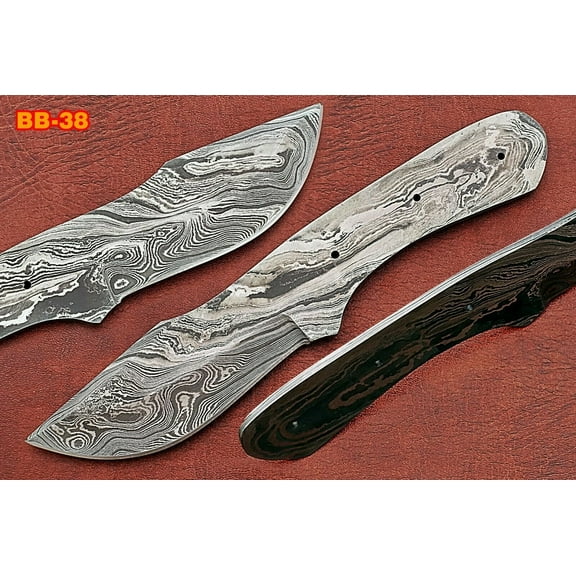Clip point blank blade, 8.5" hand forged Damascus steel knife with 4" cutting