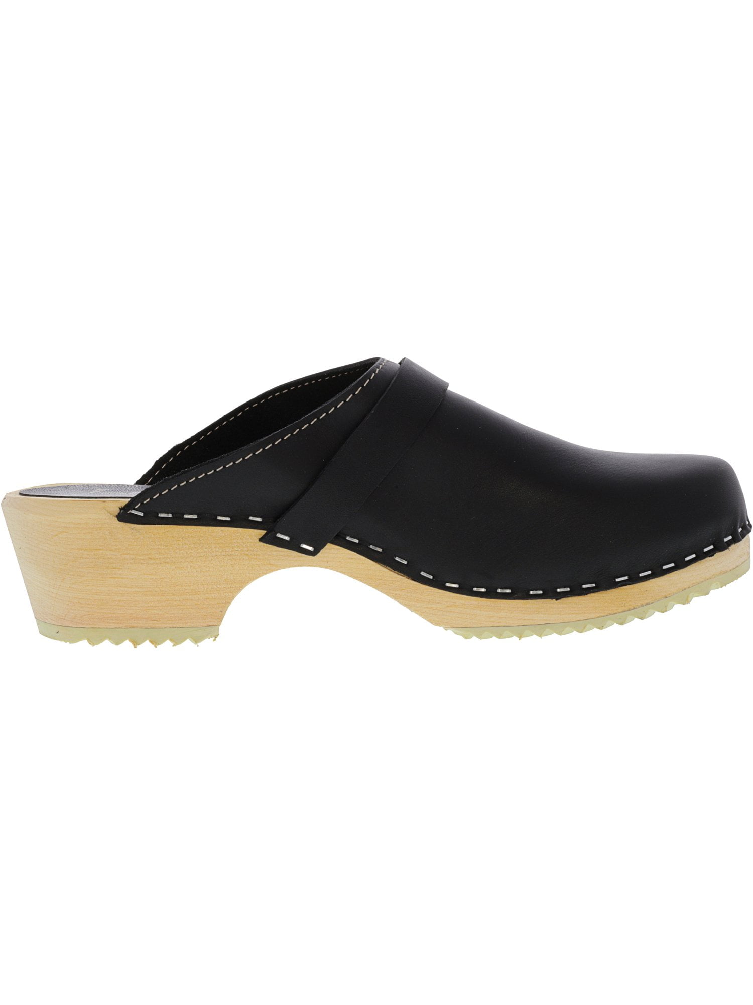 lotta black clogs