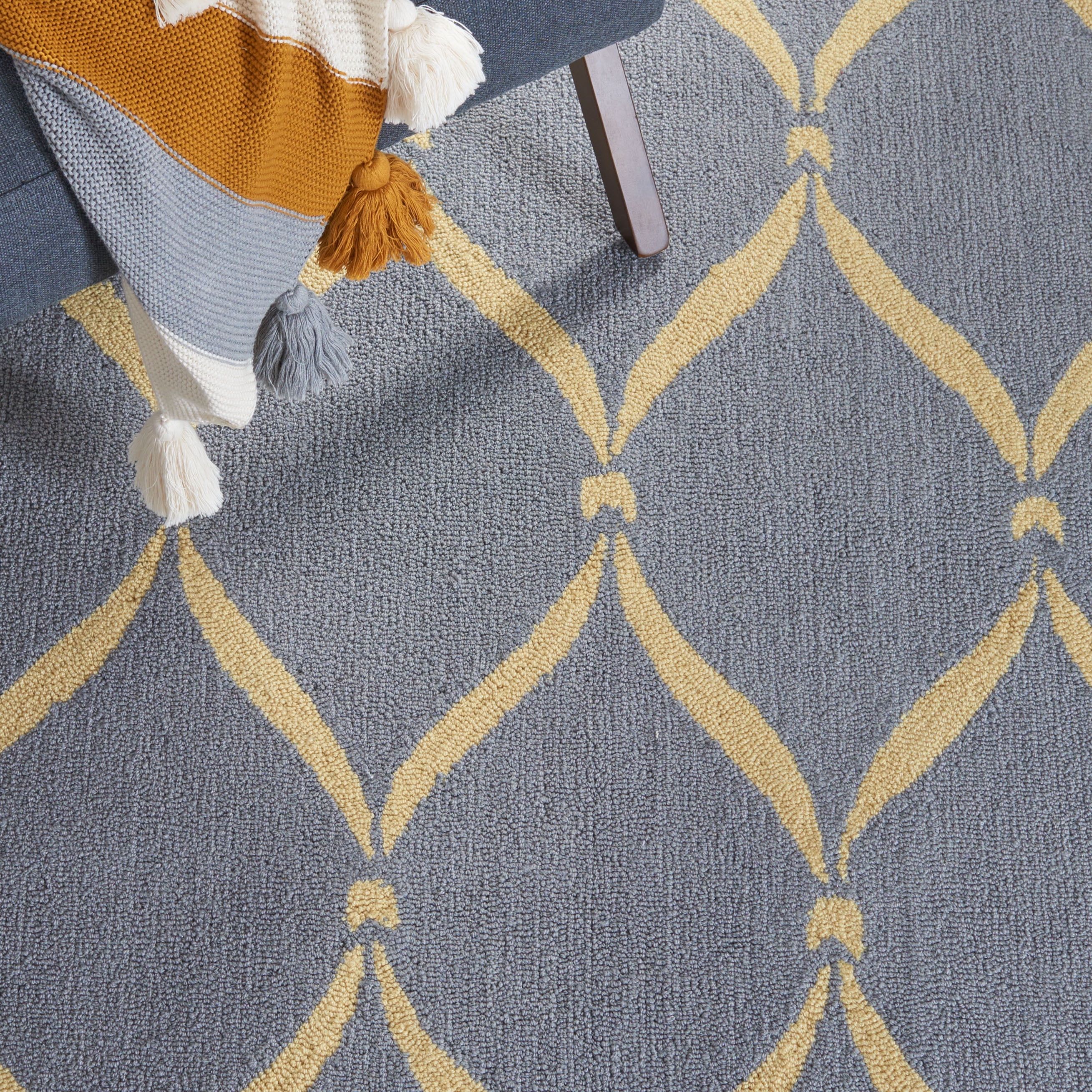 SAFAVIEH Four Seasons Rionach Geometric Polyester Area Rug, Light Blue/Ivory, 8' x 10'