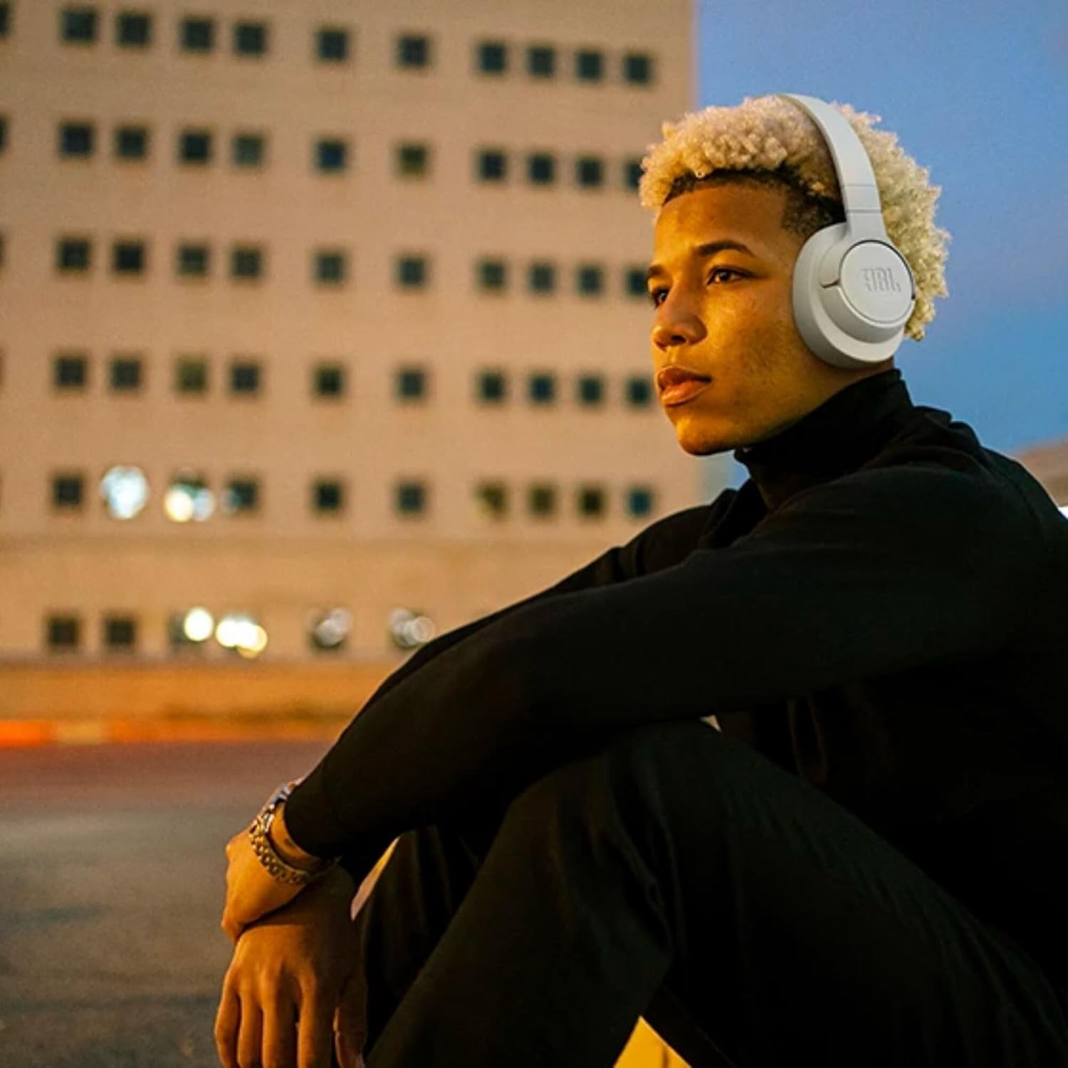 Open Box JBL Tune 720BT - Wireless over-ear headphones - Wireless over-ear headphones with JBL Pure Bass sound - White