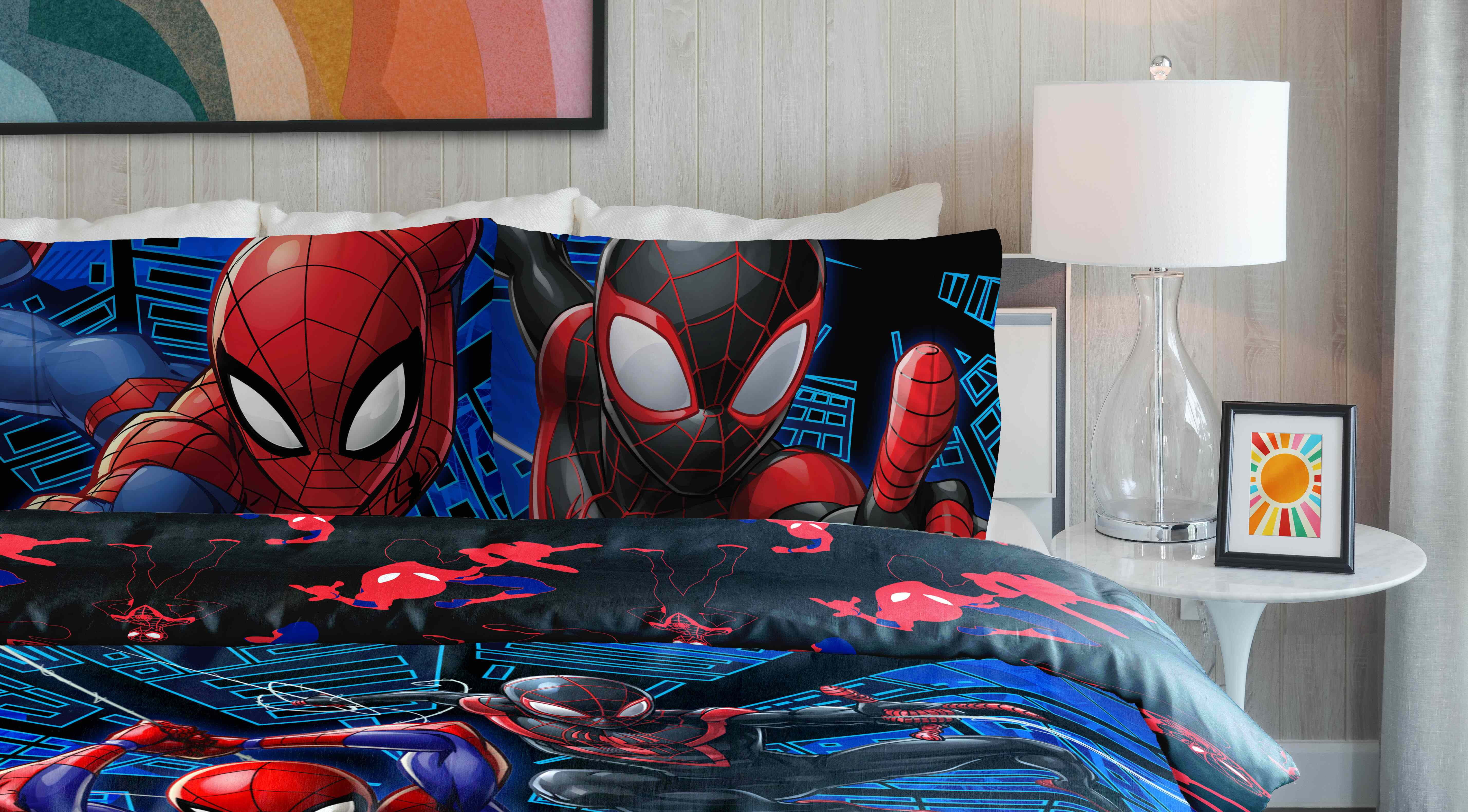 Spider-Man Classic Techno City 3-Piece 86" x 86" Reversible Queen Comforter and 20" x 30" Pillowcase Set, Polyester, Blue, Marvel