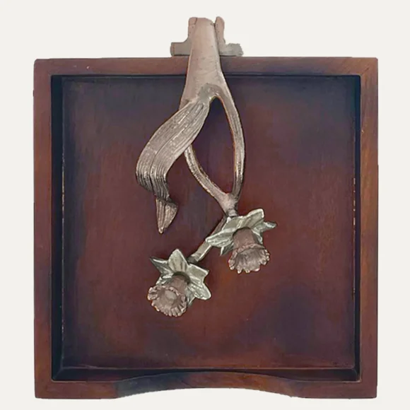 Solid Wood Napkin Holder with Ornament