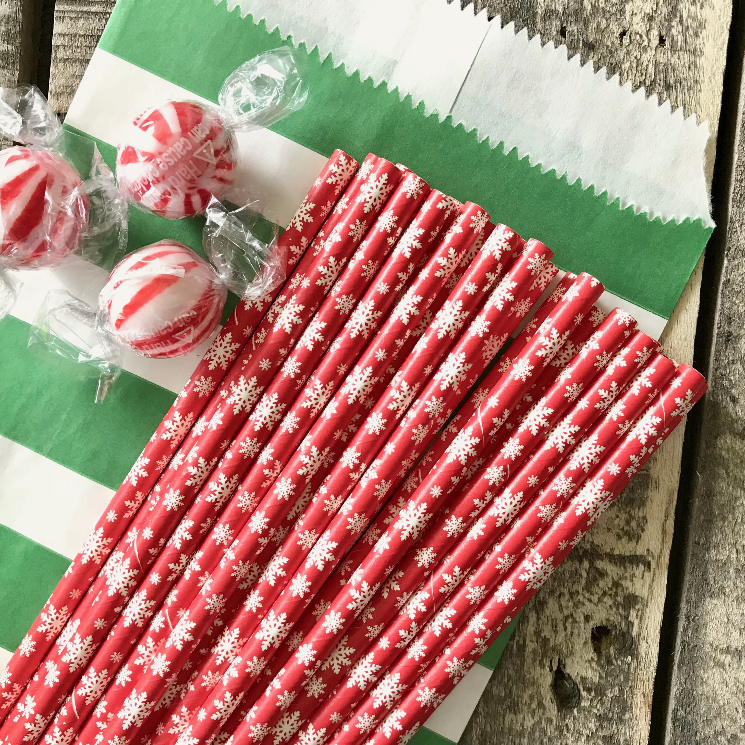 Red and Green Christmas Paper Straws: Christmas Present & Candy