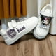 thumbnail image 4 of Zapatos de cuero azul Kuromi niñas lindos zapatos blancos para niños 2025 zapatillas nuevas de otoño e invierno, 4 of 4