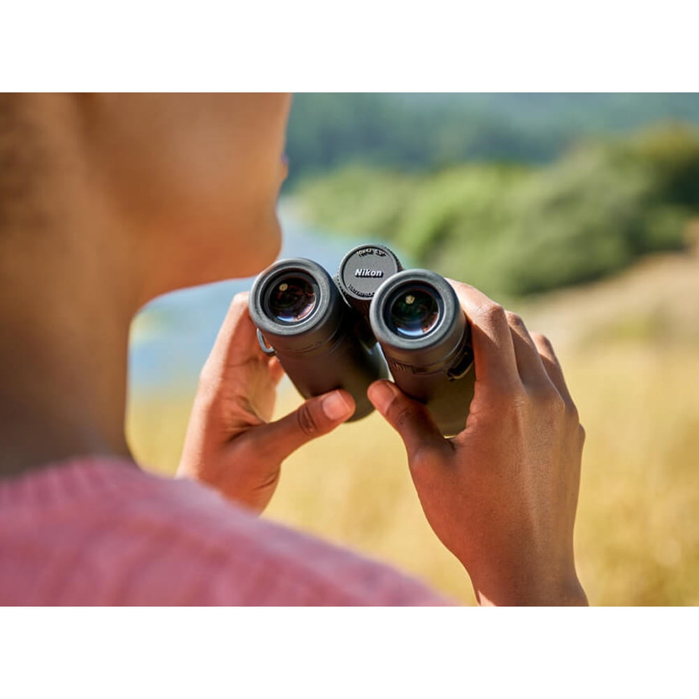 Nikon 16763 Monarch M7 Binoculars, 8x30, ED Lenses, Water/Fog Proof Bundle with 7 YR CPS Enhanced Protection Pack