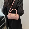 thumbnail image 4 of Bolso de hombro minimalista y elegante, bolso pequeño cilíndrico estilo baguette para mujer, nueva colección de primavera 2025, bolso cruzado retro y casual., 4 of 10