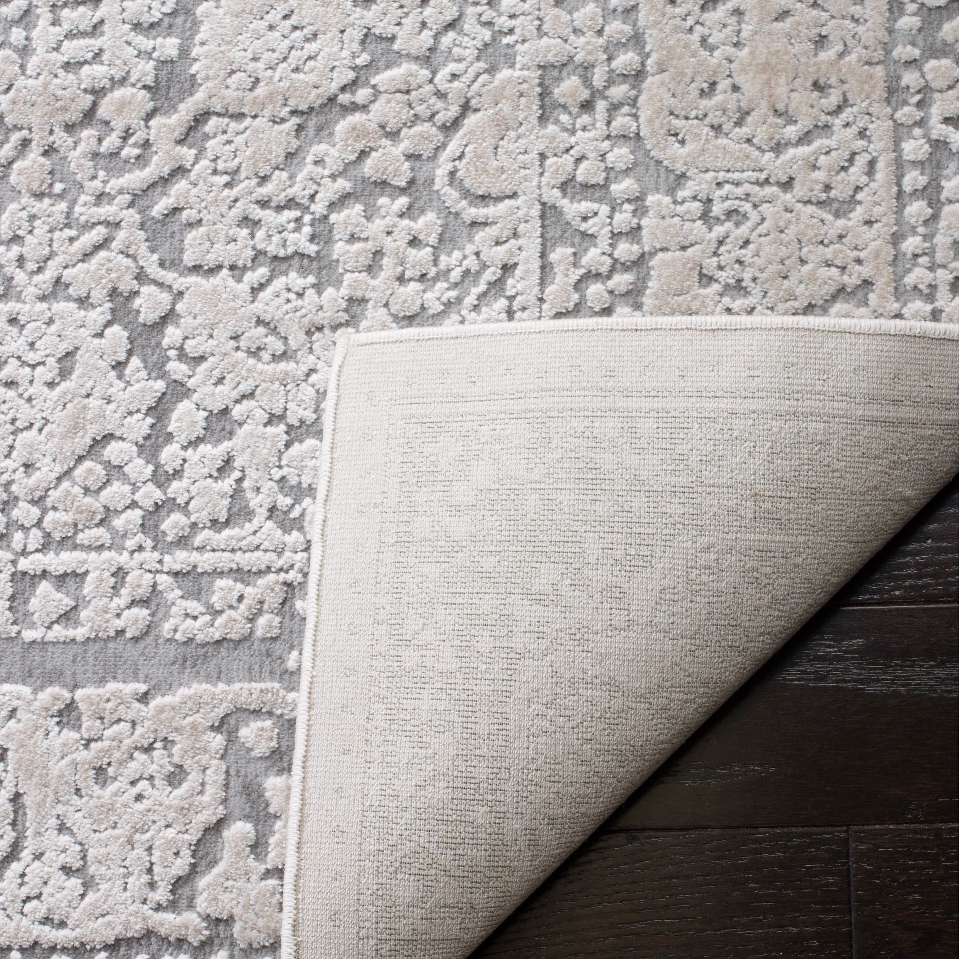SAFAVIEH Reflection Lynna Traditional Area Rug, Light Grey/Cream, 5'1" x 7'6"