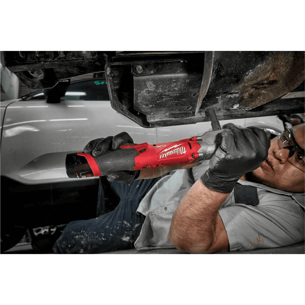 送料無料Milwaukee 2564-20 M12 FUEL Lithium-Ion 3/8 in. Cordless Right Angle Impact Wrench with Friction Ring (Tool Only)並行輸入 Milwaukee 2564-20 12V Fuel Brushless Cordless 3⁄8\" Right Angle