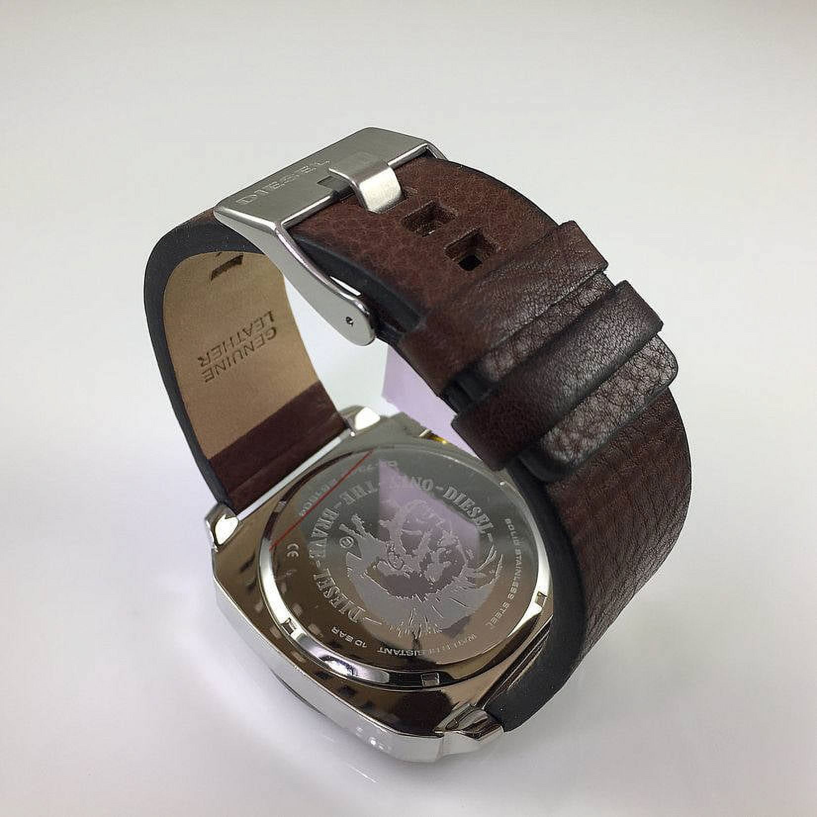 Diesel Bamf Chronograph Leather Strap DZ7343 reloj cuadrado casual cafe  dial blanco para hombre - TIME Guatemala