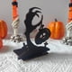 thumbnail image 5 of Xihbxyly Calabaza Decorativa de Mano, Talla de Madera Intrincada, Efecto de Proyección Espeluznante, Ideal para Mesa o Repisa, Ideal para Fiestas de Halloween, Funciona a Pilas, Artículo Coleccionabl, 5 of 6