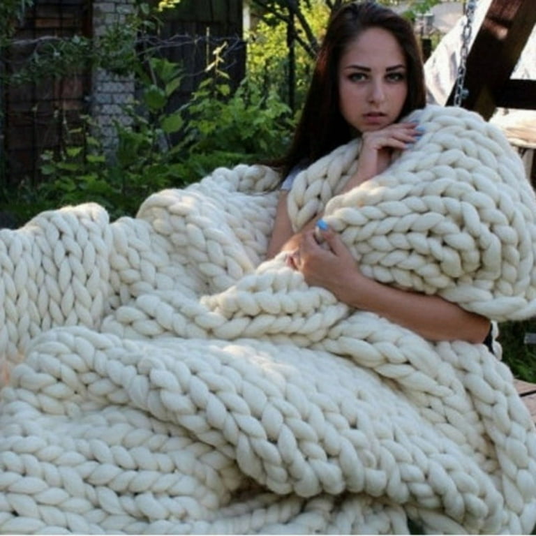 100% Non-Mulesed Chunky Wool Yarn Big Chunky Yarn Massive Yarn Extreme Arm  Knitting Giant Chunky Knit Blankets Throws (250g-0.6lbs, Milk White) 