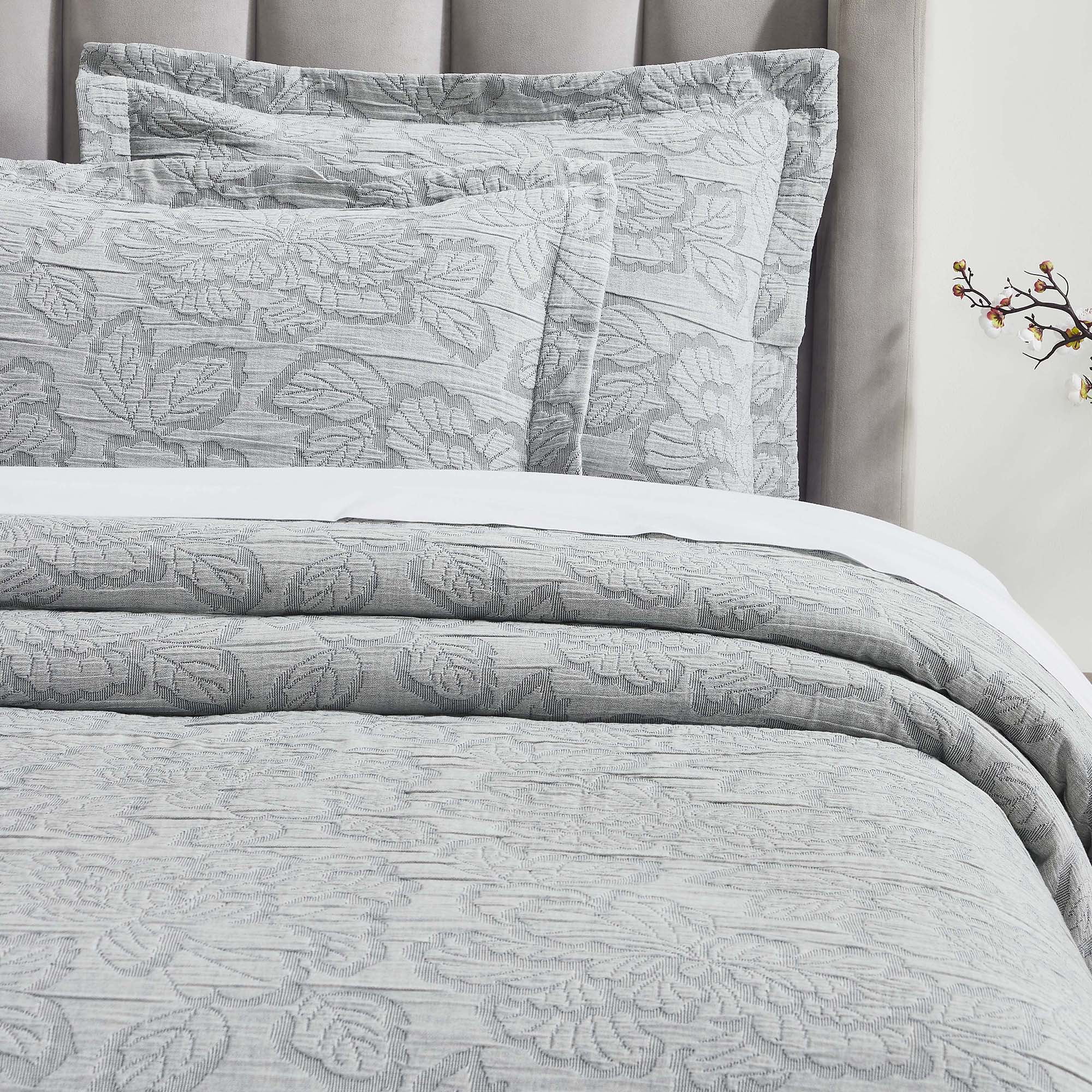 Superior Hibiscus Cotton Matelasse Bedspread and Sham Set, 3-Piece Dual Tone Modern Bedspreads, California King, Gray
