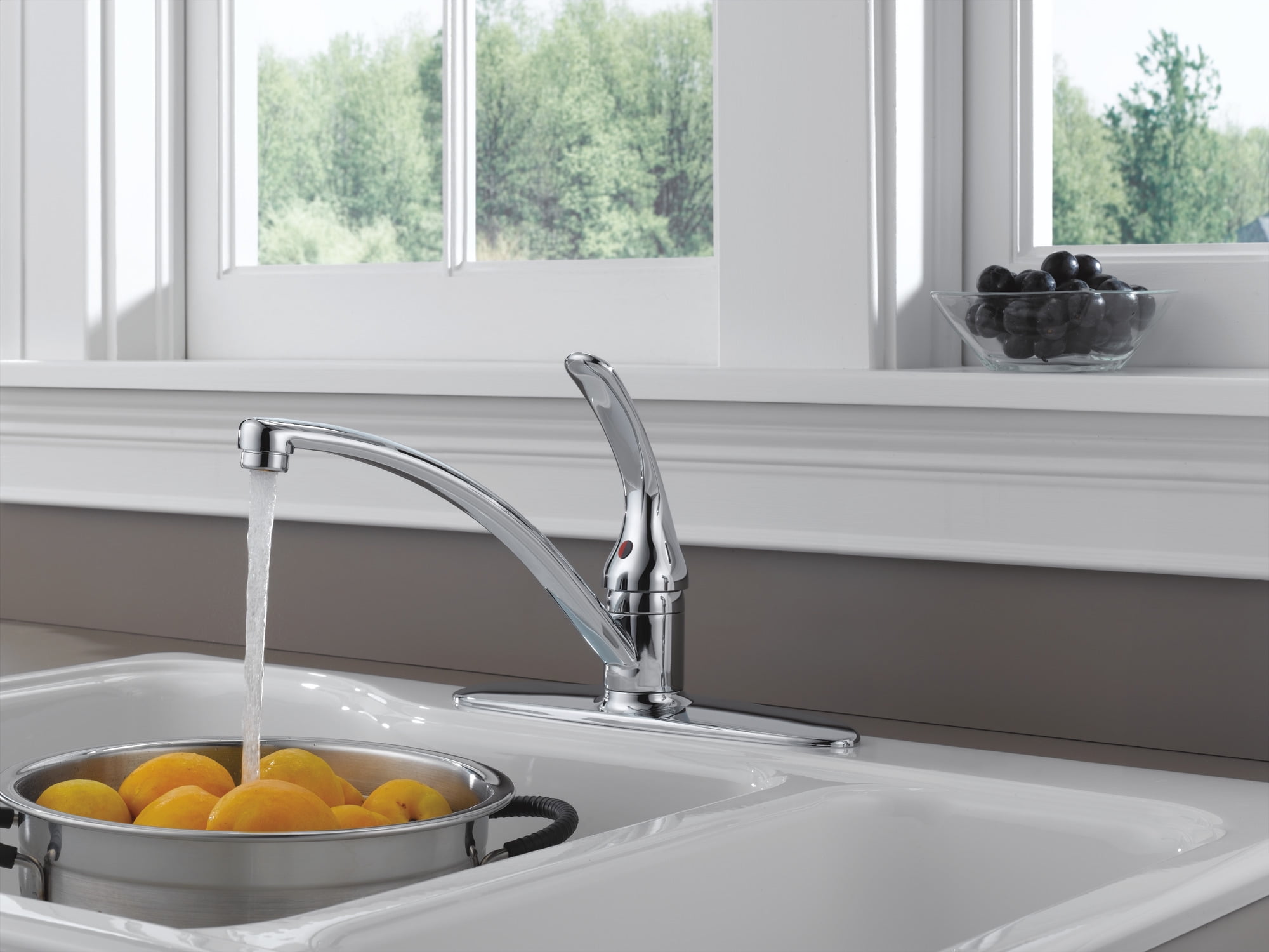 Delta Foundations Single-Handle Kitchen Faucet - B1310LF - Chrome