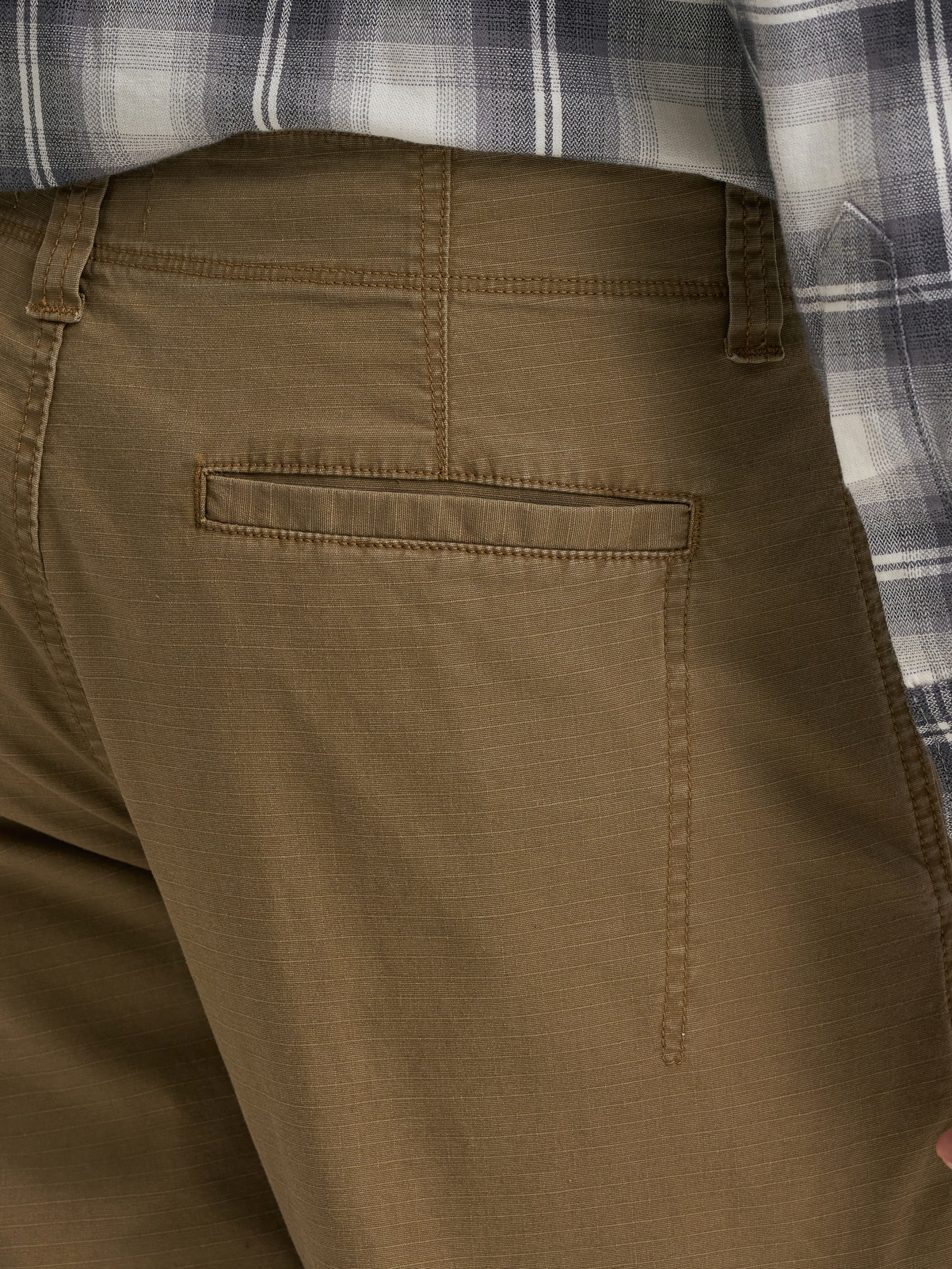 Wrangler Men's and Big Men's Relaxed Fit Cargo Pants With Stretch
