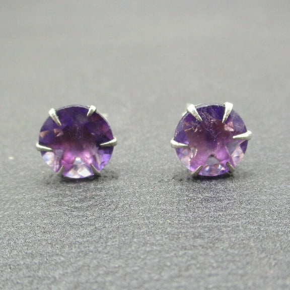 Genuine Natural Purple Amethyst earring, Amethyst 1.23 grams Stud earring, 925 Silver Item