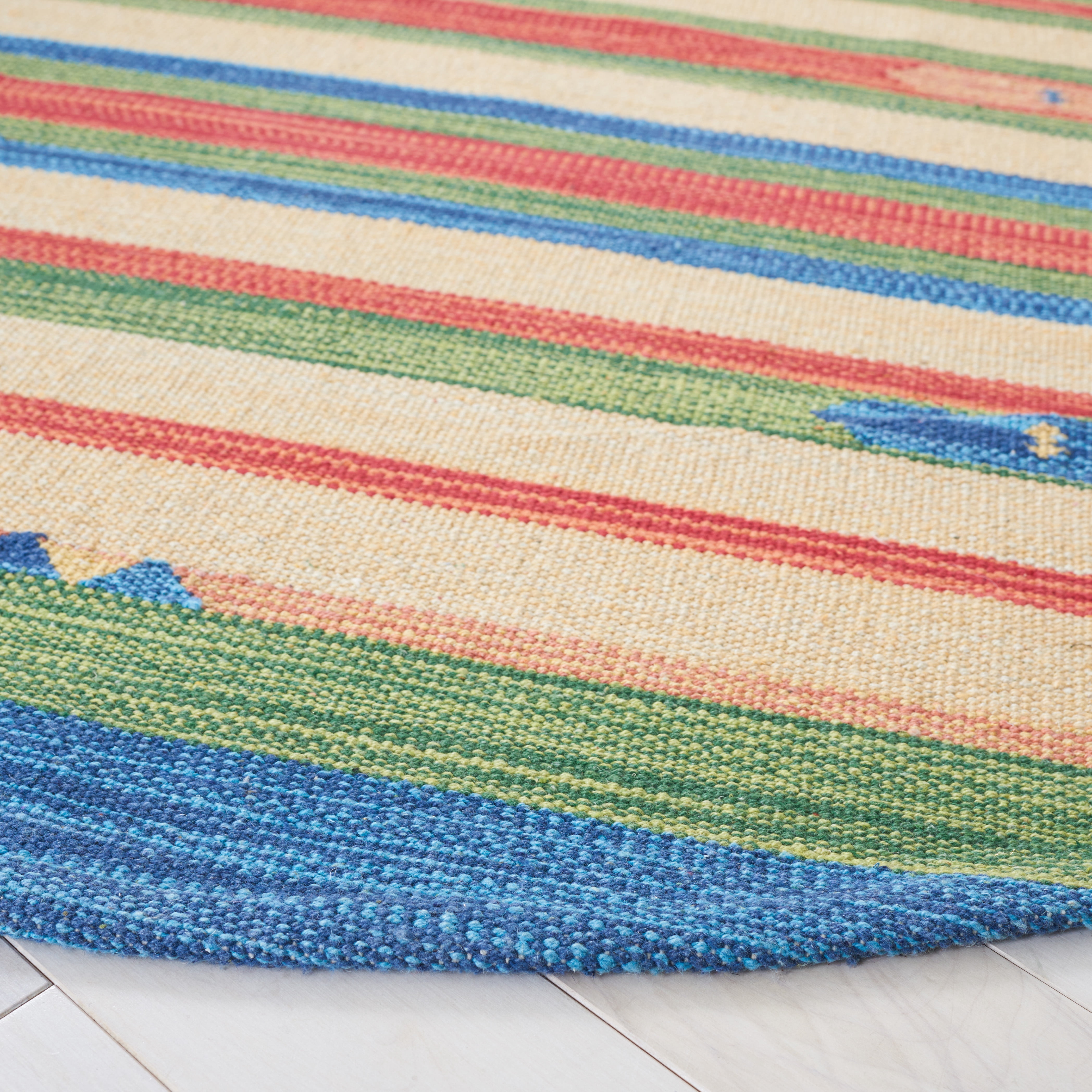 SAFAVIEH Montauk Aindreas Southwestern Cotton Area Rug, Green/Blue, 6' x 6' Round