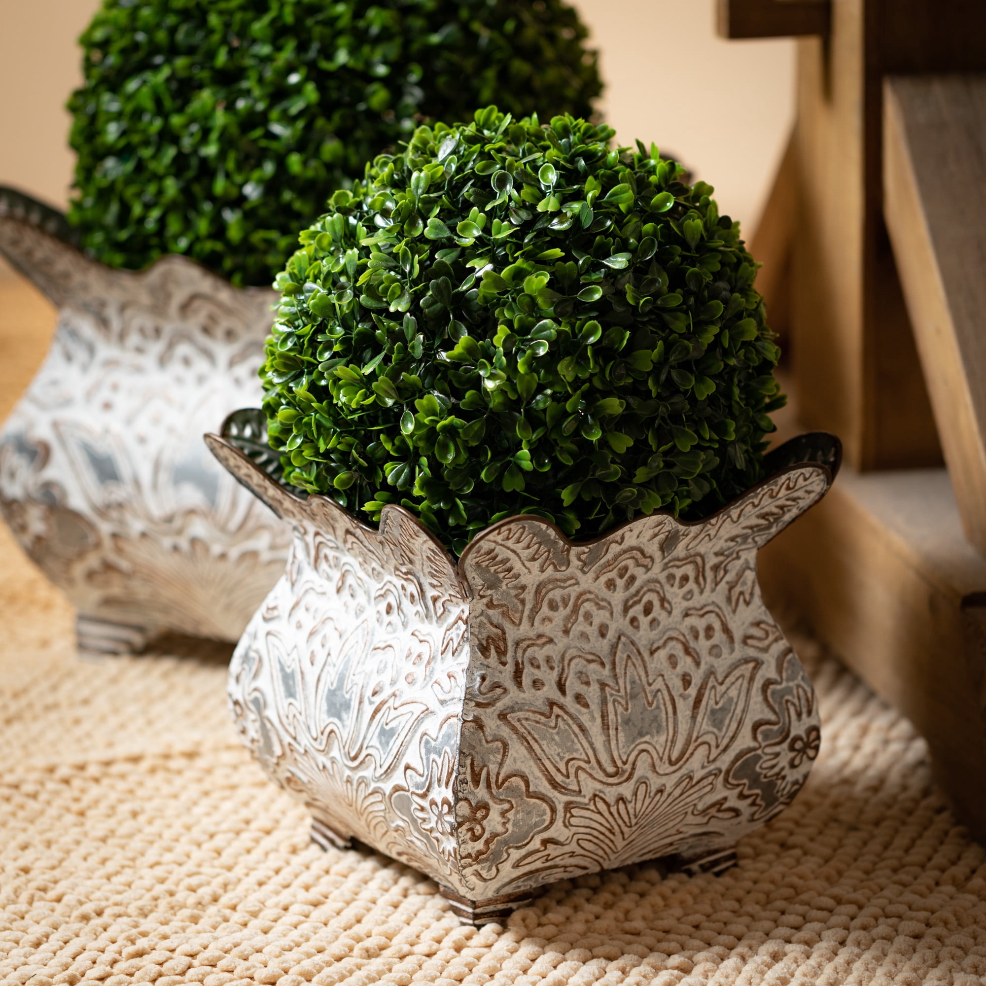 Sullivans Flourish Scalloped Metal Planter Set of 2, 10"H & 8"H Gray