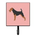 thumbnail image 1 of Welsh Terrier Porte-Laisse Ou Porte-Clés à Damier Rose, 1 of 1
