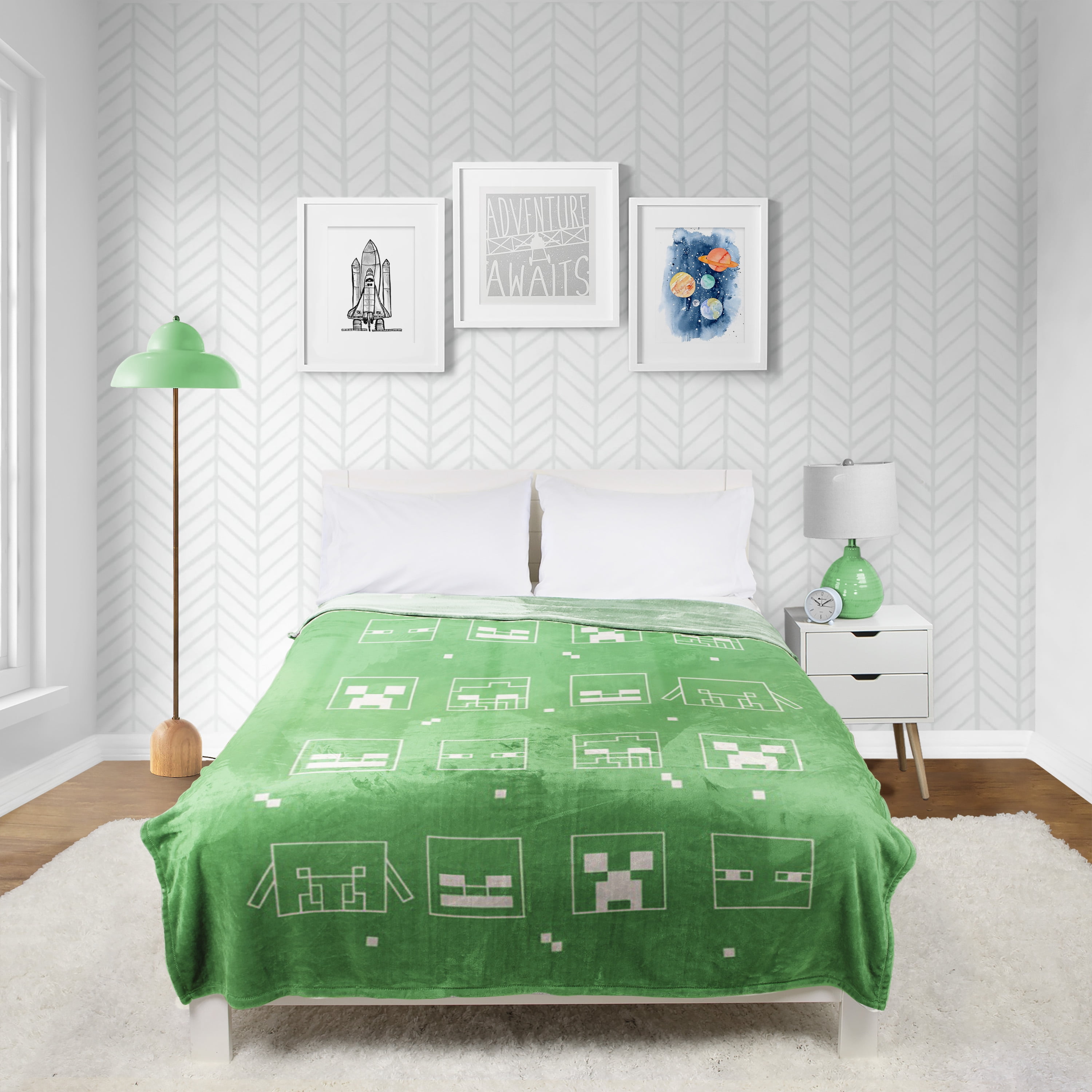 Minecraft Rising Mobs 62" x 90" Sculpted Glow-in-the-Dark Silk Touch Blanket, Polyester, Green, Mojang