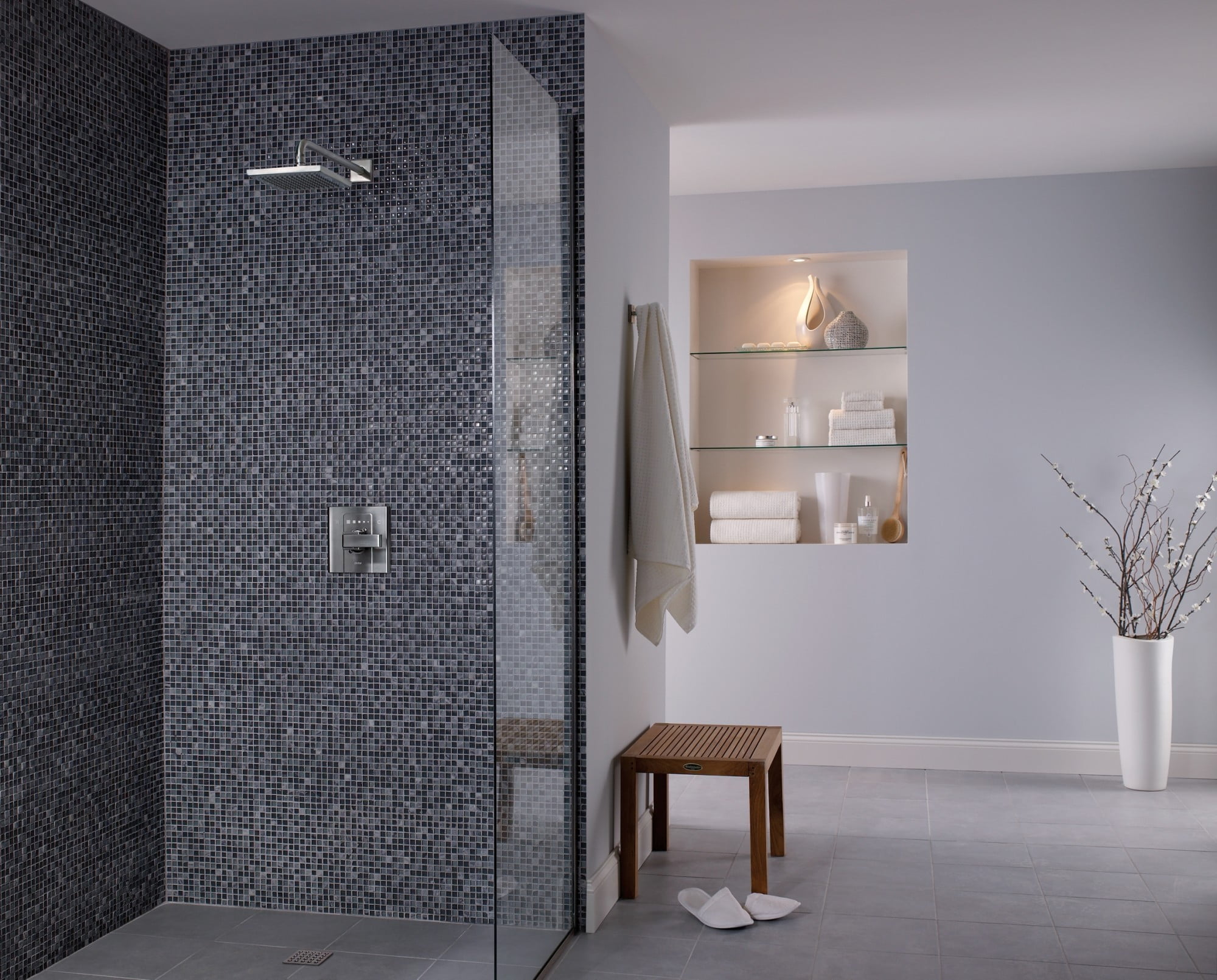 Delta: Metal Raincan Shower Head Assembly