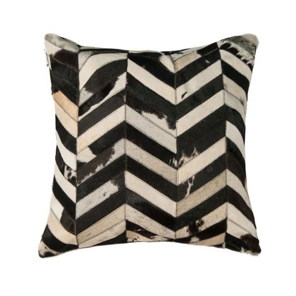 Natural 676685045492 22 x 22 in. Torino Classic Chevron Cowhide Pillow - Black & White - Large