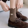 thumbnail image 2 of Mujeres Otoño Invierno Calcetines de punto de lana sintética Patrón de geometría de ganchillo étnico Dibujos animados Oso pequeño Jacquard Espesar Calcetería de tubo medio cálido, 2 of 5