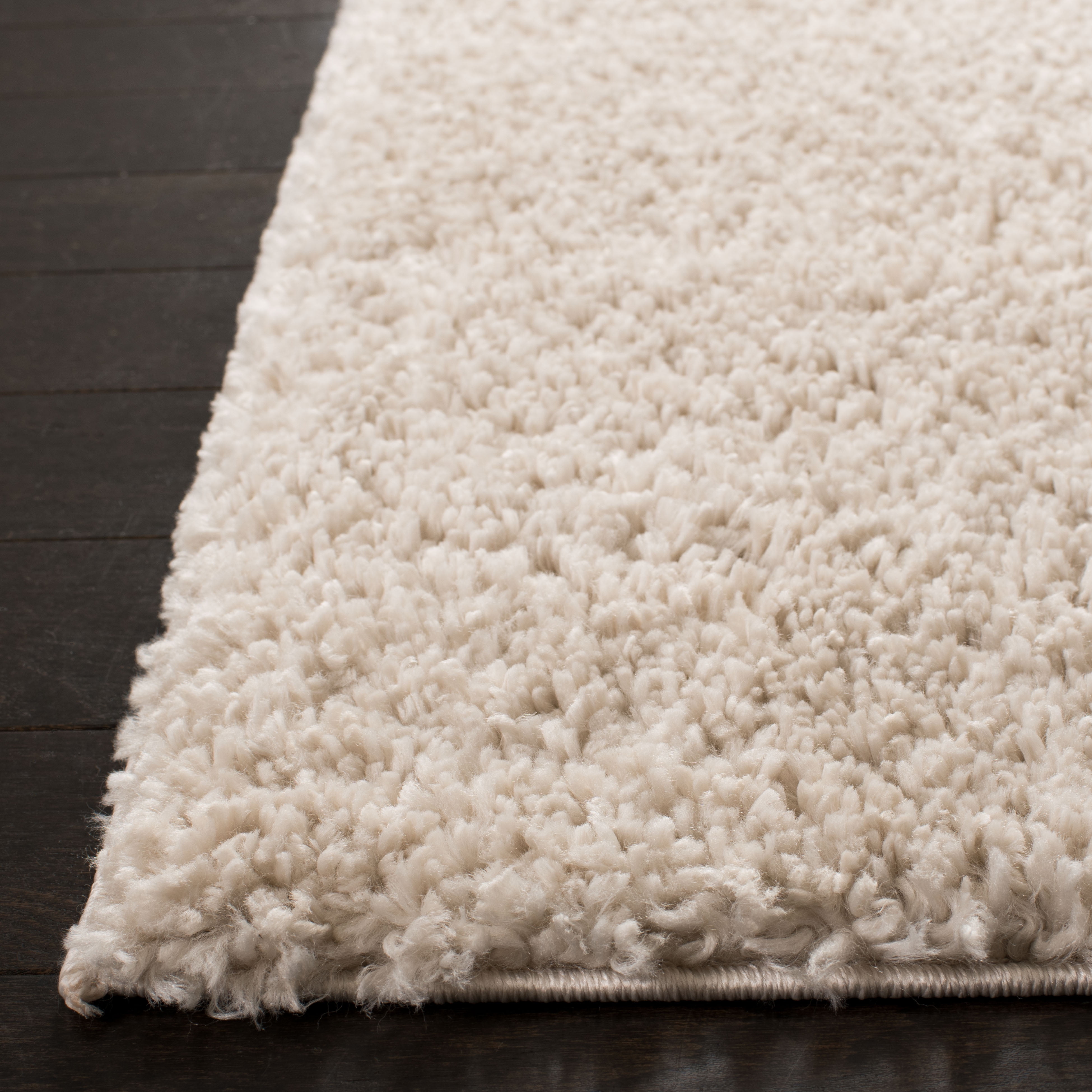 SAFAVIEH August Carlene Solid Plush Shag Area Rug, Beige, 11' x 11' Square - Large - Modern Design, Beige, Non-Shedding & Easy Cleaning, Ultra Plush Thick Pile, Ideal for Living Room, Bedroom