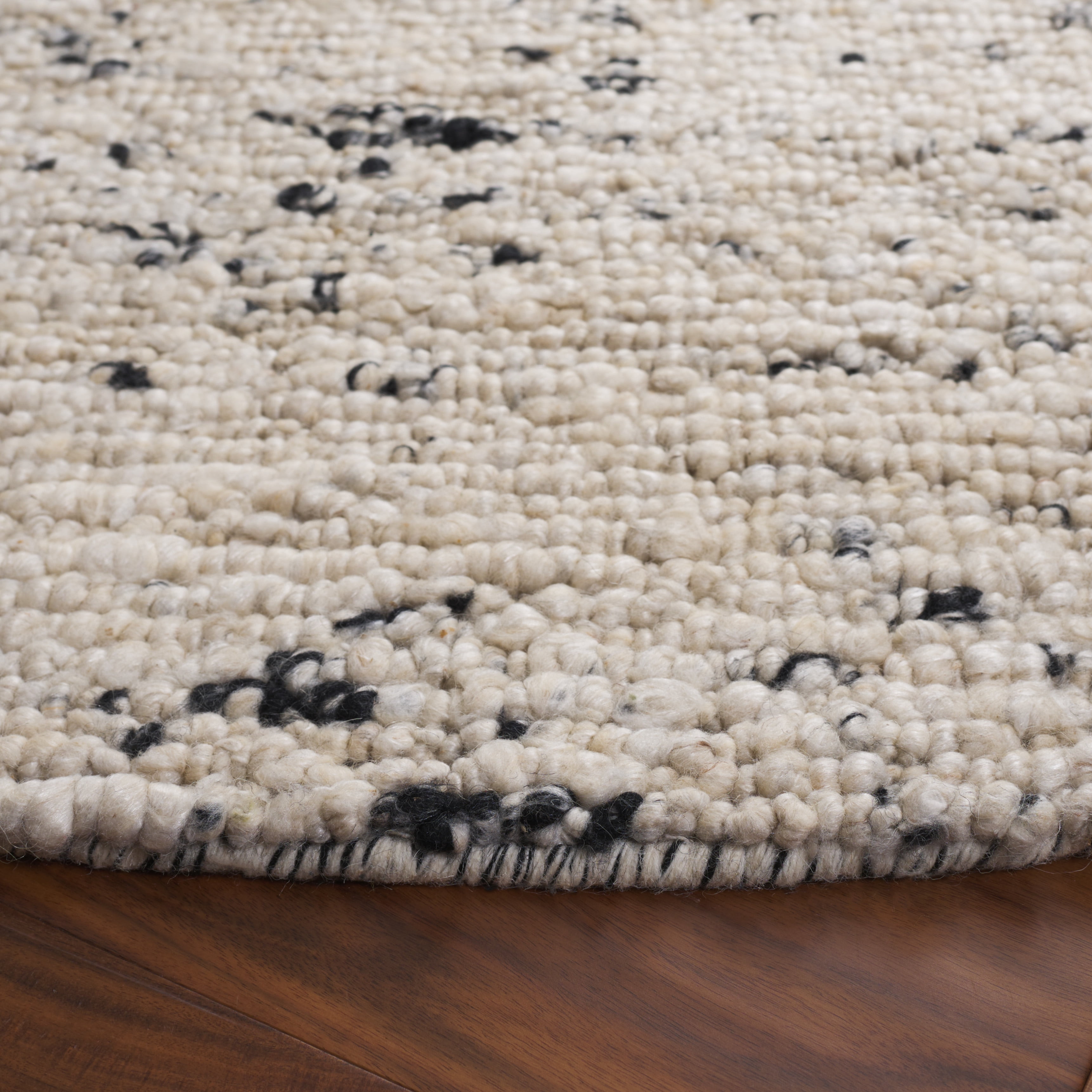 SAFAVIEH Natura Tryik Solid Area Rug, Light Grey/Ivory, 6' x 6' Round