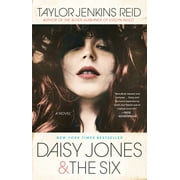 Daisy Jones & the Six (Paperback)