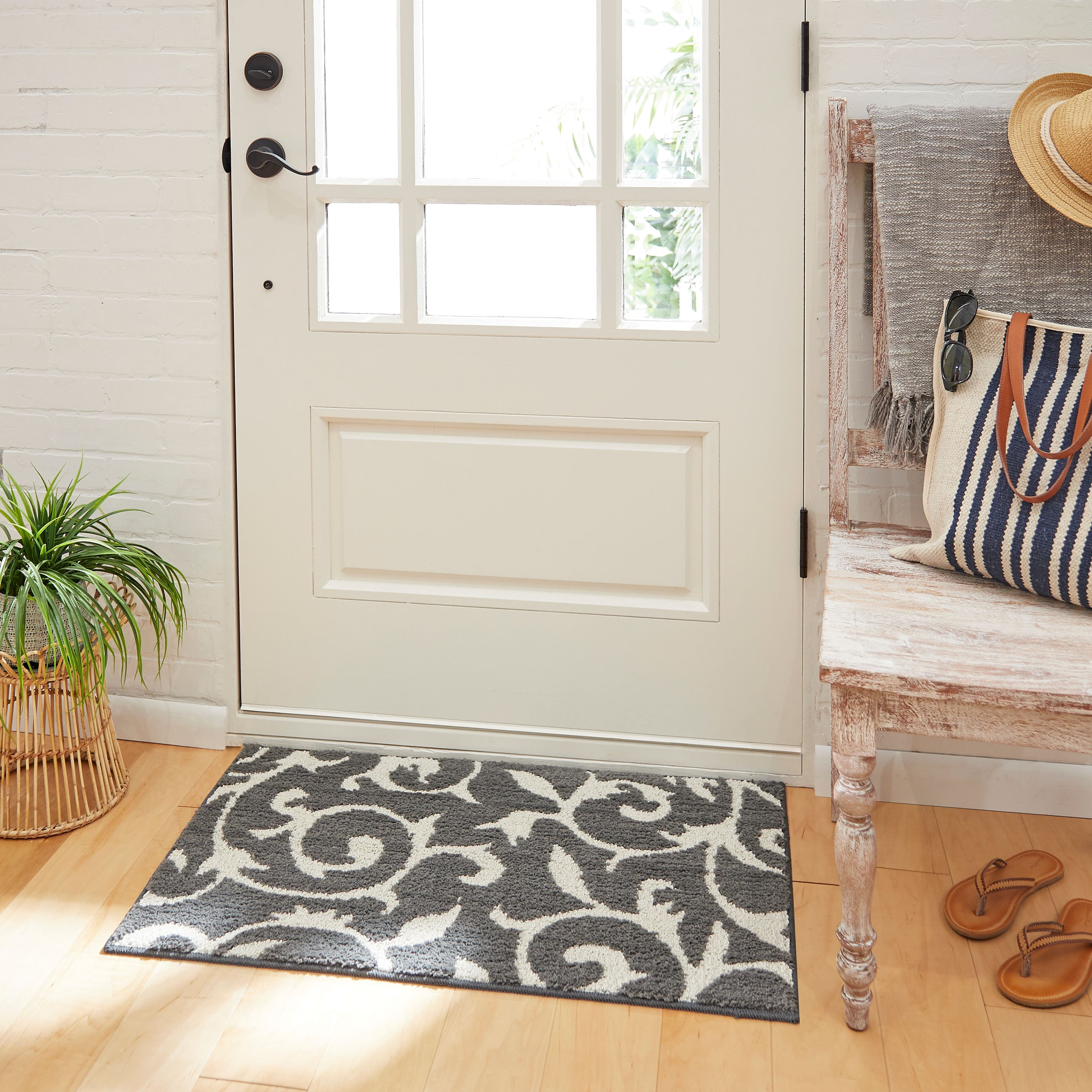 Mainstays Williston Floral Indoor Living Room Accent Rug, Gray, 1'8" x